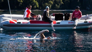 Villa La Angostura se prepara para el desafío «Milla Náutica» de aguas abiertas