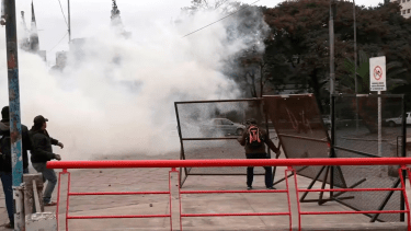Represión en Jujuy: Morales puso en vigencia la constitución y manifestantes ingresaron a la Legislatura