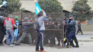 Represión en Jujuy: las dos CTA y parte de CGT adelantaron para hoy la marcha