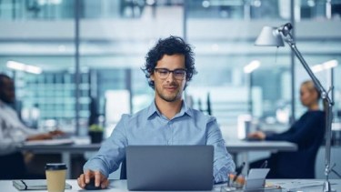 Los Juniors +40 buscan su lugar en el mundo laboral, otra vez.