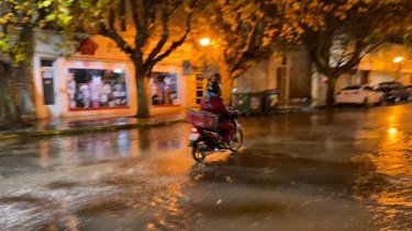 Las precipitaciones afectaron distintas zona Neuquén capital. (Foto: Rodrigo Ramírez)