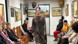 Una pasarela para que desfile la historia: el Museo de Regina recordó cómo era la moda de los años ‘50