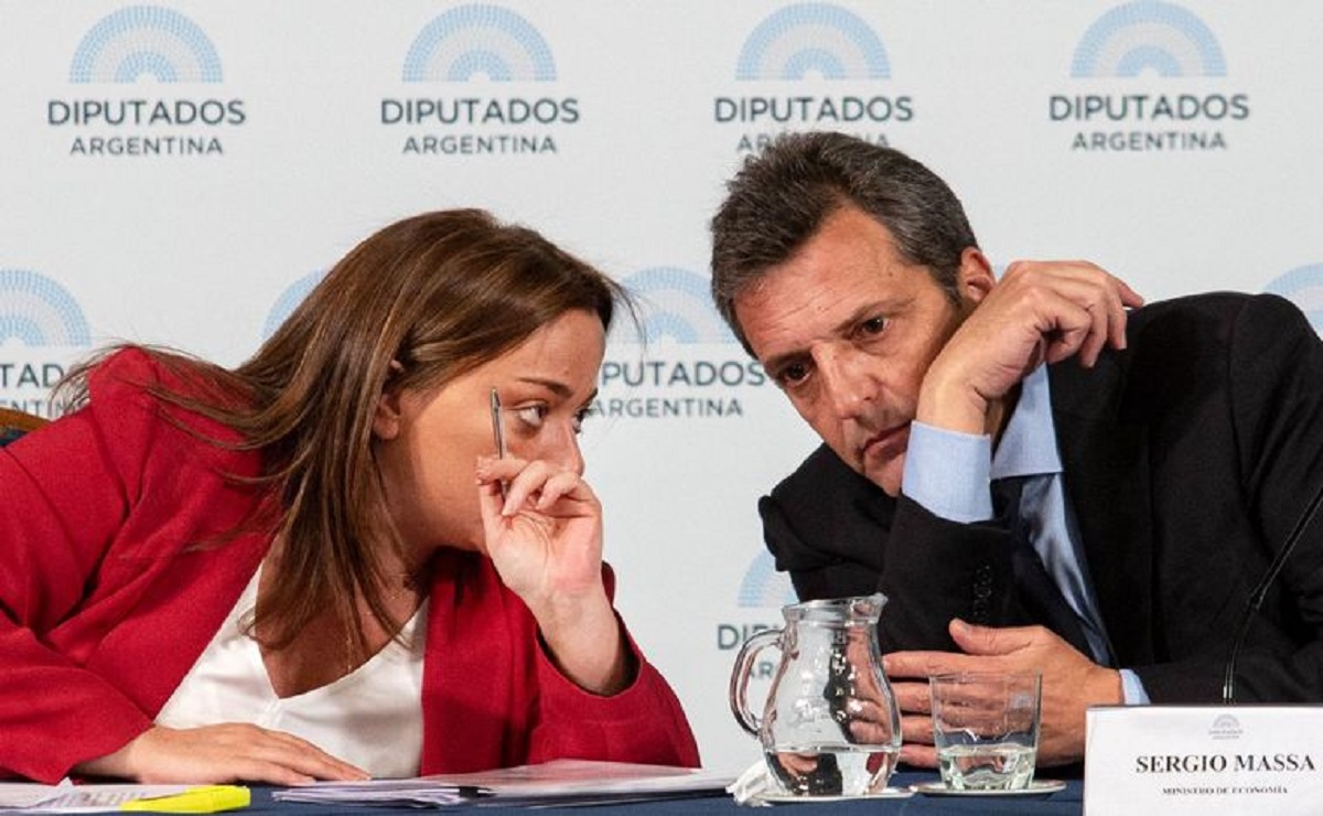 La presidenta de la Cámara de Diputados Cecilia Moreau y el ministro de Economía Sergio Massa. Foto archivo. 