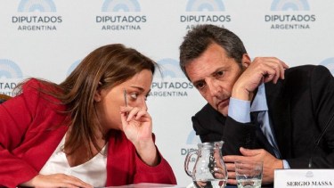 La presidenta de la Cámara de Diputados Cecilia Moreau y el ministro de Economía Sergio Massa. Foto archivo. 