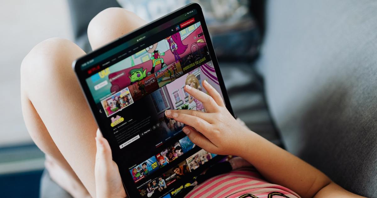 Netflix aumentó hasta un 60% el precio por el streaming: ¿cuánto salen otras plataformas? thumbnail