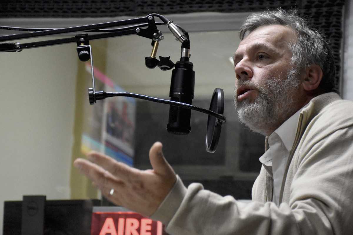 El precandidato a diputado nacional por Neuquén de Unión por la Patria, Martín Rodríguez, denuncia un intento de "proscripción" de su lista. (Foto: Matías Subat).