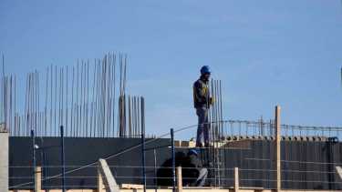 Las empresas pusieron como fecha límite el 24 de julio. Si no hay respuesta a sus demandas, pararán sus obras. (Foto archivo Matías Subat).-