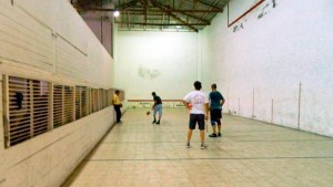 Jacobacci: pelotaris intoxicados con una «torta loca»