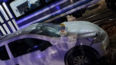 Una camioneta impactó con el Tren del Valle, en Neuquén. Foto: Gentileza