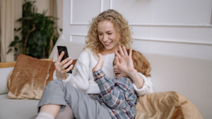 La nueva tendencia en Twitter de compartir un chat con los padres