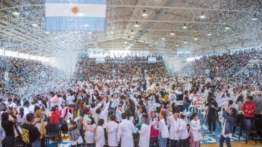 La promesa a la bandera fue multitudinaria en Roca. Foto: gentileza