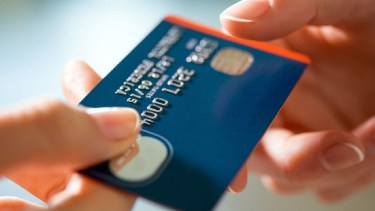 Influeta funciona como una calculadora para discernir cómo conviene pagar cuando una compra ofrece cuotas con interés.