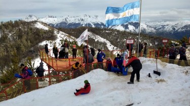 Trineo en el cerro Otto, una clásico de la temporada invernal.