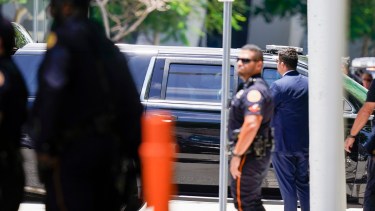 El expresidente de Estados Unidos llega al tribunal de Miami, en medio de un gran operativo de seguridad.