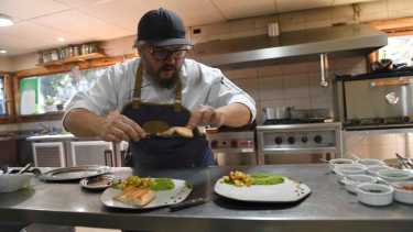 La cocina elegante y sutil de Sergio Ladisla, en Pehuenia: el buen momento de este chef neuquino