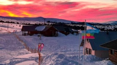 Vacaciones de invierno: el parque de nieve Batea Mahuida cumple años y así festeja