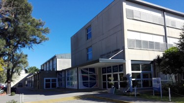 El directivo de la Escuela Paritaria Bilingüe Bicultural "Dante Alighieri" fue denunciado por golpear alumnos. 