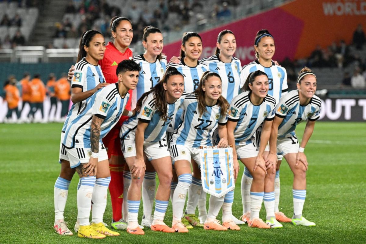 Argentina repetiría el equipo del debut con Italia.