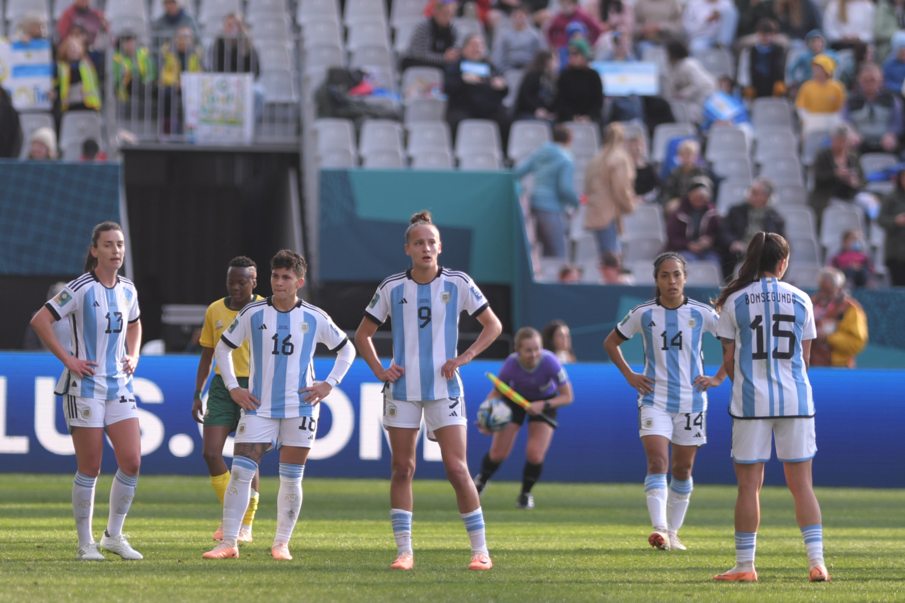 El seleccionado argentino descendió tres puestos.