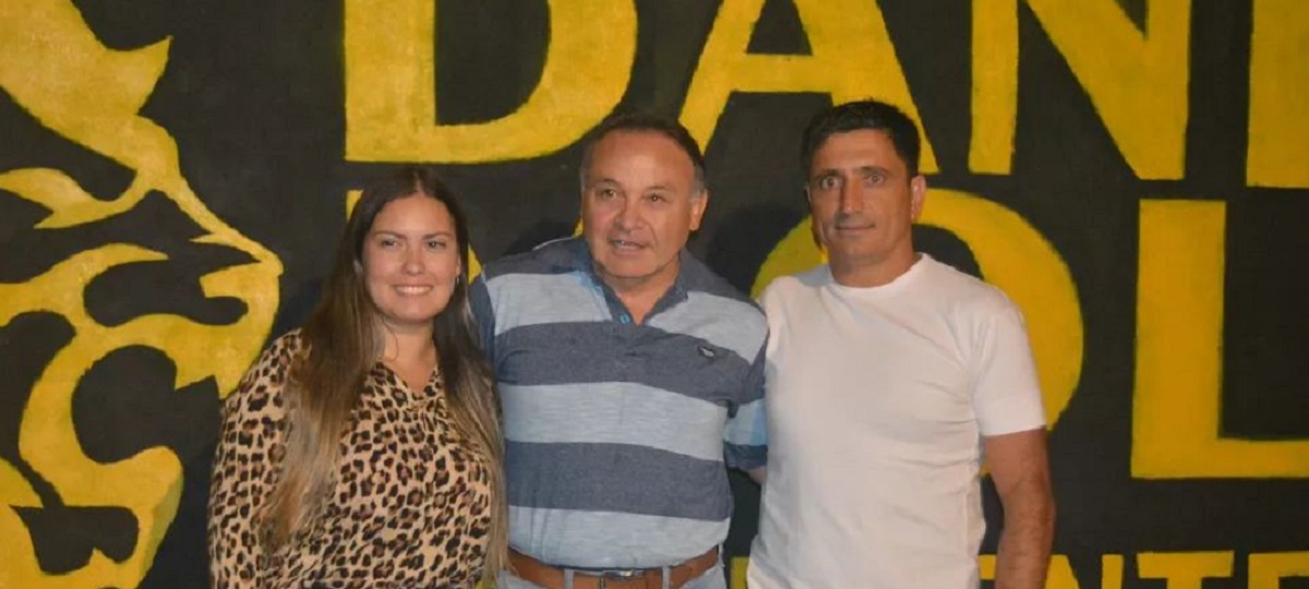 Antonella Crespo, concejal del partido Libertad Avanza junto a Ariel Rivero y Daniel Molina. Foto: Gentileza. 