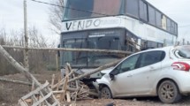Imagen de Chocaron y abandonaron el auto: vecinos piden que lo vengan a retirar en Fernández Oro