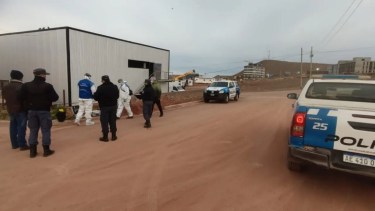 Personal trabajaba en el lugar donde murió el hombre. (Facebook Radio Municipal Añelo).-