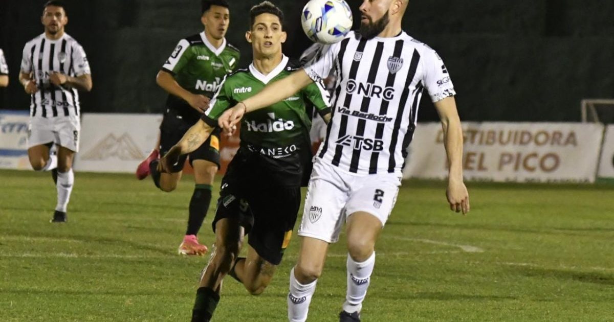 Cipolletti perdió con Villa Mitre (2-0) en Bahía Blanca y se bajó de la zona de clasificación thumbnail