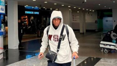 Villa regresó a Argentina y se presentó a entrenar en Boca.