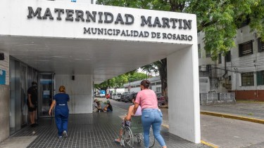 La beba llegó a la maternidad junto a su mamá, ayer. (Gentileza).-