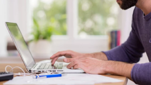 AFIP busca empleados: cómo enviar mi CV al organismo y ganar más de 300 mil pesos