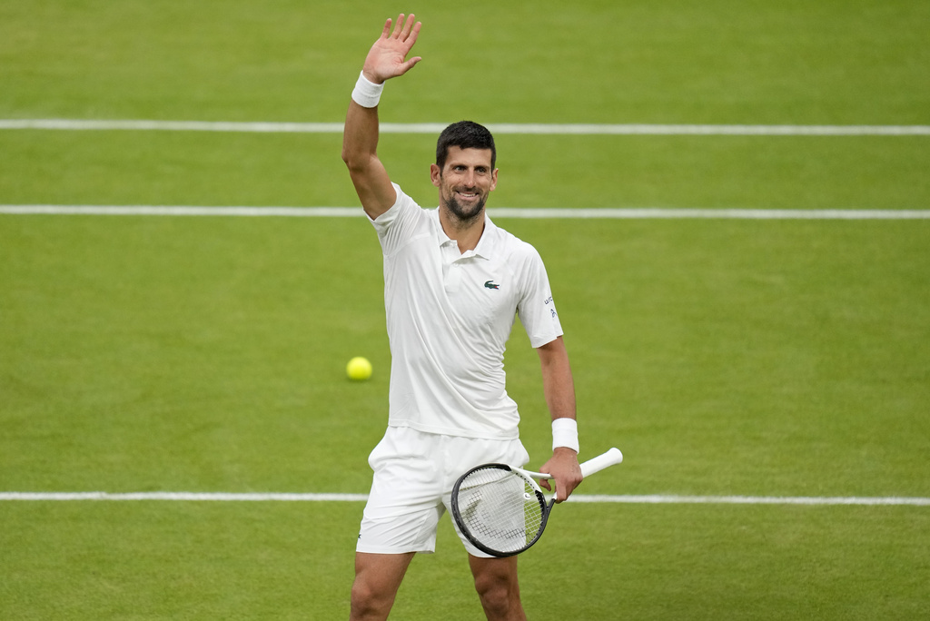 Novak Djokovic jugará su novena final en Wimbledon. Ya ganó siete. (AP Photo/Kirsty Wigglesworth)