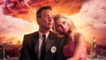 La actriz australiana Margot Robbie interpreta a la muñeca de Mattel y el inglés Cillian Murphy da vida al creador de la bomba atómica. Imagen de @ikevinadams.
