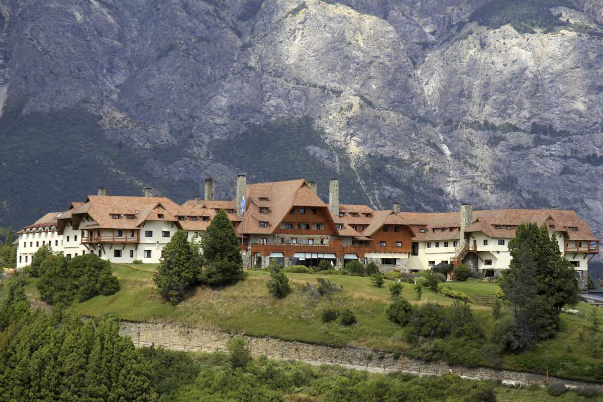 El hotel Llao Llao es uno de los más emblemáticos y distinguido de Bariloche. Archivo