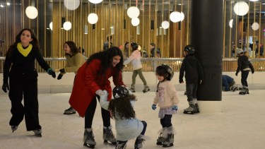 Patinaje sobre hielo, una de las opciones para los más chicos en Bariloche. Foto: Chino Leiva