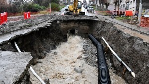 Reparar el socavón de la calle Ruiz Moreno en Bariloche costará 34 millones de pesos