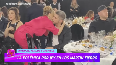 Caramelito también se solidarizó con Jey Mammon en los Premios Martín Fierro 2023. 