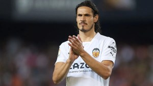 Un acuerdo de palabra: Cavani se desvinculó del Valencia y se acerca a Boca