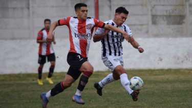 Sansinena se lo empató a Cipolletti con un polémico gol en el segundo tiempo. (Foto: Nestor Cañuqueo)