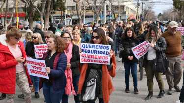 Protestas de vecinos de Cipolletti contra la inseguridad.  Foto: archivo Florencia Salto