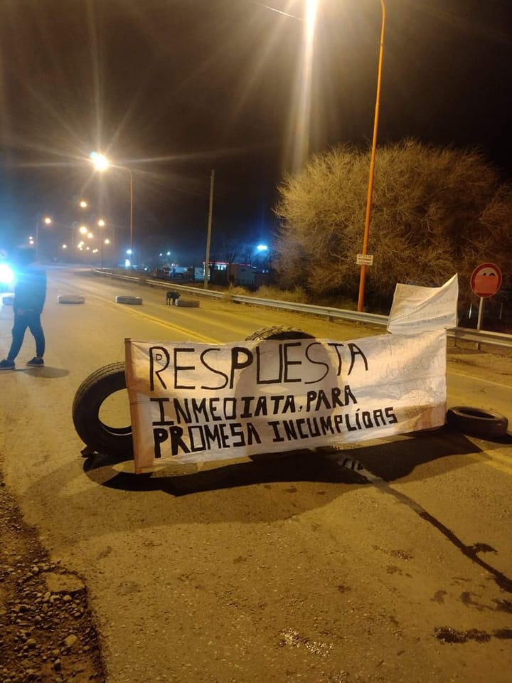 La protesta de los vecinos de Campo Grande generó un diálogo entre la gobernadora y el jefe comunal, pero la comunicación se cortó de forma abrupta.