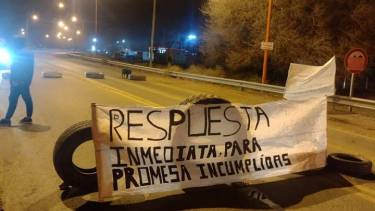 La protesta de los vecinos de Campo Grande generó un diálogo entre la gobernadora y el jefe comunal, pero la comunicación se cortó de forma abrupta.