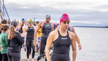 La nadadora mejoró su tiempo y terminó cuarta en el prestigioso certamen. 