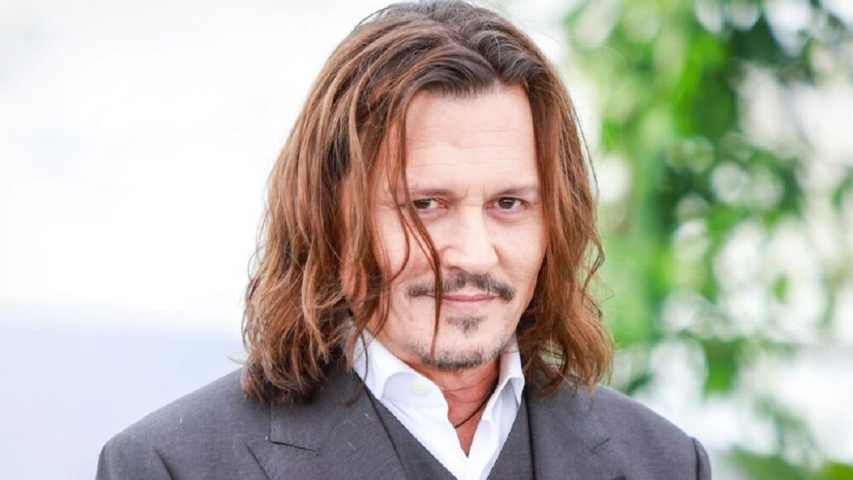 Johnny Depp fue encontrado inconsciente en la habitación de un hotel. 