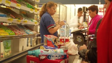 Este lunes 25 se celebra el día del empleado de comercio en todo el país. Archivo.