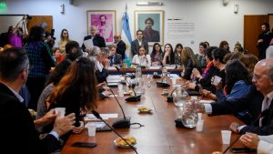 Diputados debatieron la ampliación de licencias maternales, paternales y parentales