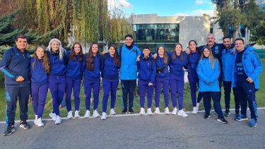 Portanova y algunas jugadoras ya se encuentran en Auckland a la espera de los dos grupos restantes.