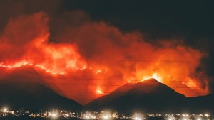 Video| Incendio en el cerro Uritorco: sigue la pelea cuerpo a cuerpo y las lluvias se hacen esperar