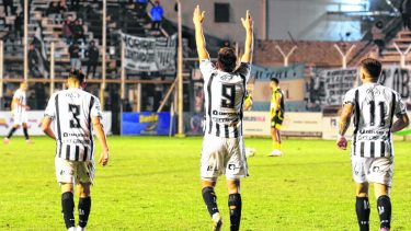 El Albinegro viene de bajar al líder y hoy quiere acercarse a los puestos de clasificación.