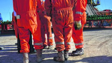 Petroleros y consumos problemáticos: el vínculo con el estrés, la alta responsabilidad y el aislamiento