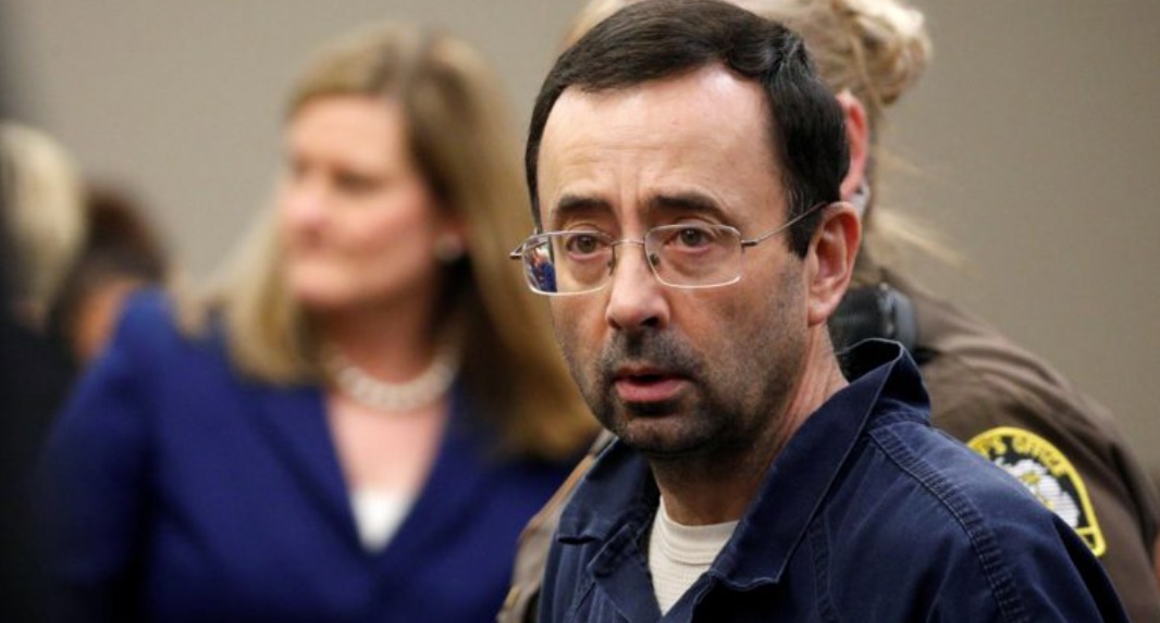 Larry Nassar durante los juicios que lo condenaron por abusos sexuales a gimnastas menores. 